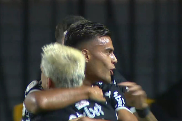 Fausto Vera comemora o primeiro gol pelo Corinthians