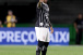 Gil mant�m cautela sobre futuro no Corinthians e lamenta cr�ticas contra 'os mais velhos' do clube