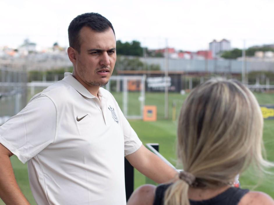 Novo tcnico do Corinthians Feminino, Lucas Piccinato ainda tem 33 anos