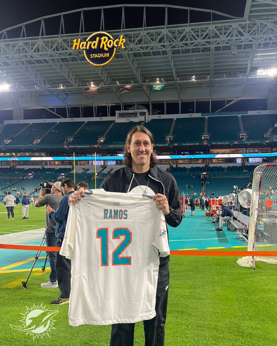 Cssio foi para os Estados Unidos assistir a partida entre Dolphins x Titans, em Miami