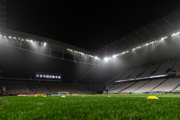 Corinthians e Palmeiras fazem jogo ruim na Arena e empatam sem gols - ISTOÉ  Independente