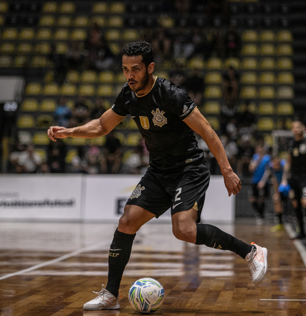 Tatinho avalia trajetória e cita gratidão em despedida do Corinthians