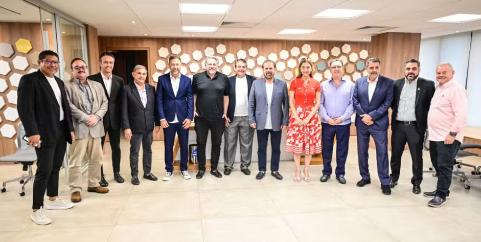 Augusto Melo se reuniu com outros presidentes de clubes paulistas na sede da FPF