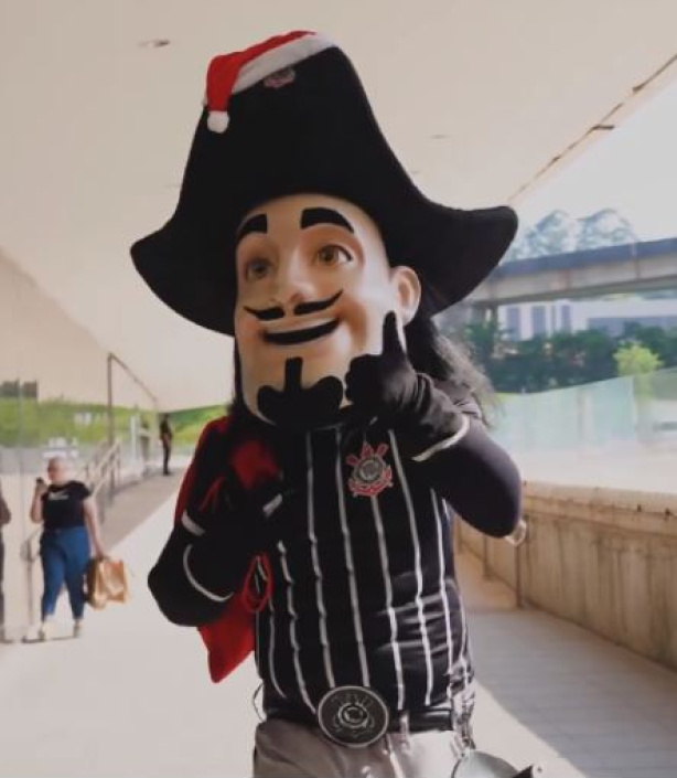 Mosqueteiro presenteou torcedores do Corinthians com pr�mios especiais antes do natal