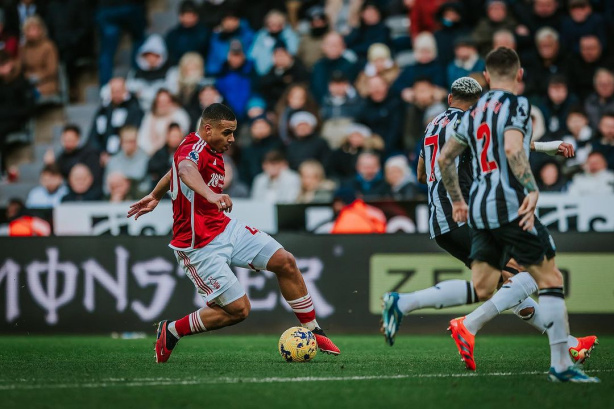 Murillo fez grande jogada individual que quase resultou em gol na Premier League