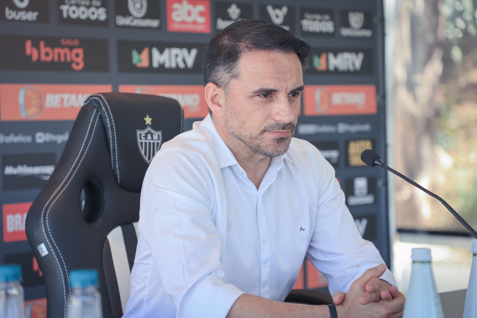Rodrigo Caetano agradeceu ao interesse do Corinthians e explicou os motivos da permanncia no Atltico-MG