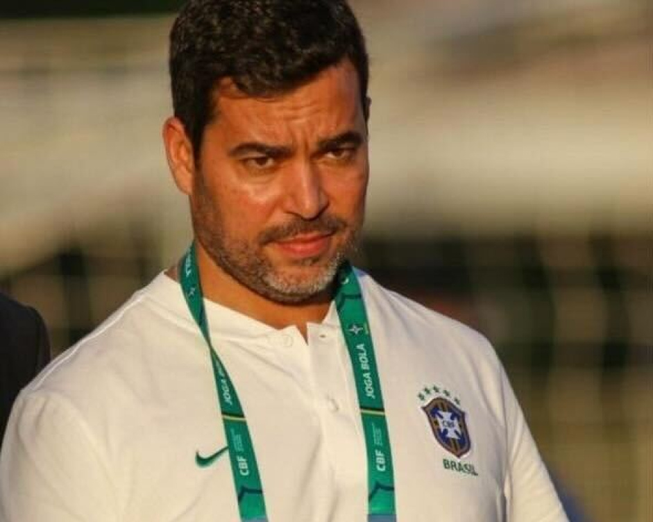 Corinthians busca coordenador da base de rival para cargo de executivo; negociao no avana