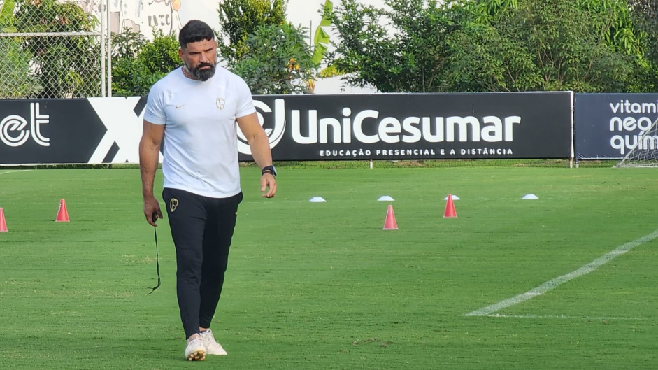 Corinthians confirma sada de Bruno Mazziotti e divulga novos nomes no departamento mdico do clube