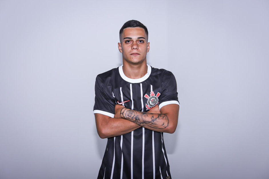 Corinthians Futsal anuncia ala Joo Pedro como reforo