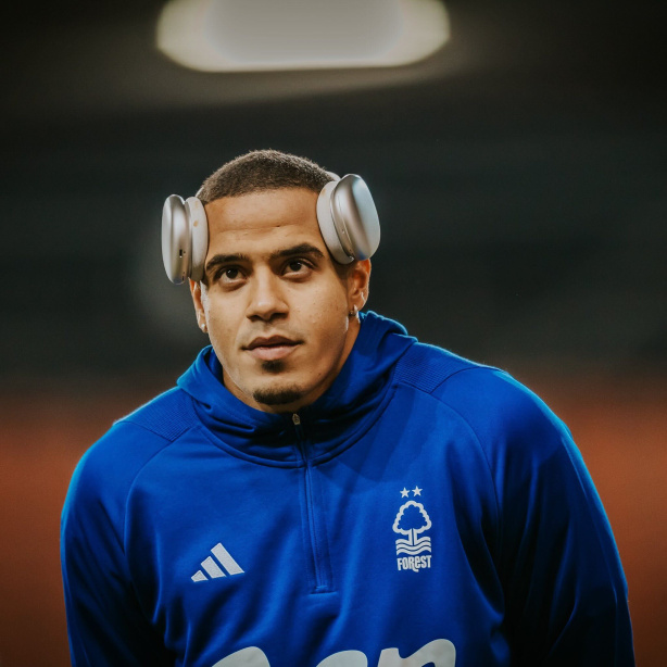 Murillo joga pelo Nottingham Forest, da Inglaterra