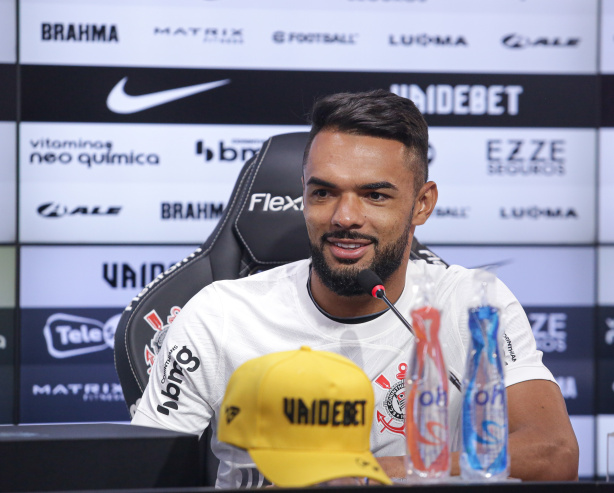 Raniele promete raça e diz que pode ajudar o Corinthians de diversas formas