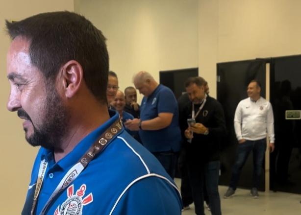 Diretores do Corinthians acompanham jogo do Corinthians contra o Novorizontino