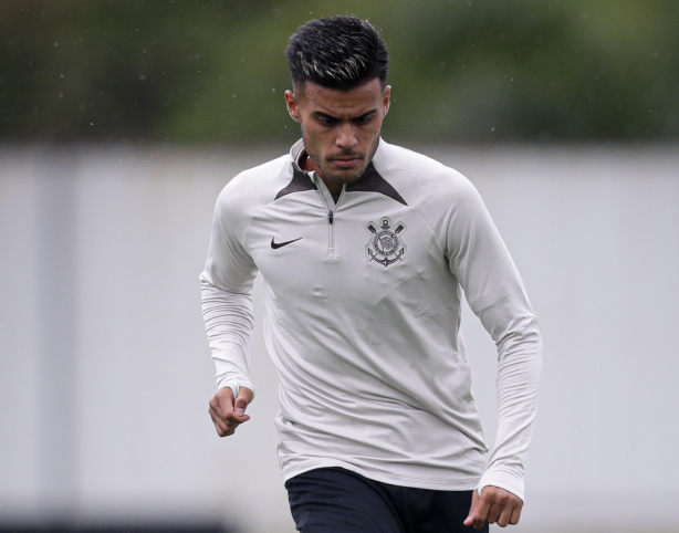 Fausto Vera chegou em meados de 2022, assinou at� 30 de junho de 2026, mas seu estafe quer tir�-lo do Corinthians