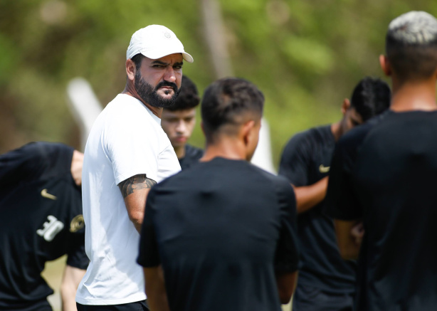 Trio do Corinthians fala sobre importância de Danilo na conquista da Copinha
