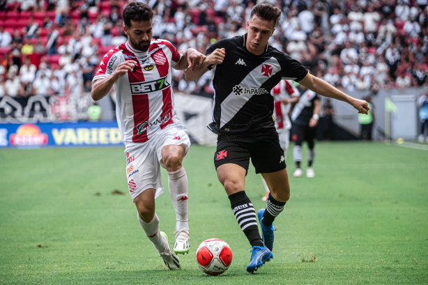 Lucas Piton durante jogo entre Vasco e Bangu pelo Campeonato Carioca