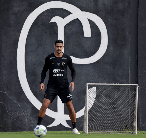 Corinthians rebate vers�o de Lucas Ver�ssimo sobre assinatura de contrato