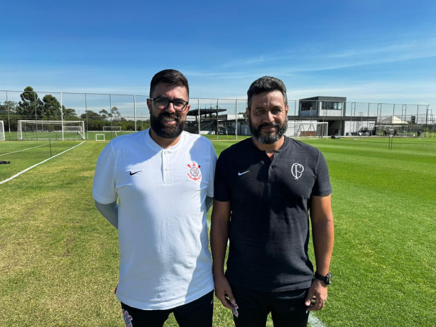 O t�cnico Raphael Laruccia (esquerda) e o auxiliar Milton Tadeu (direita) foram anunciados pelo Corinthians