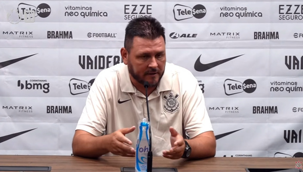 Thiago Kosloski confirma chegada de novo treinador ao Corinthians