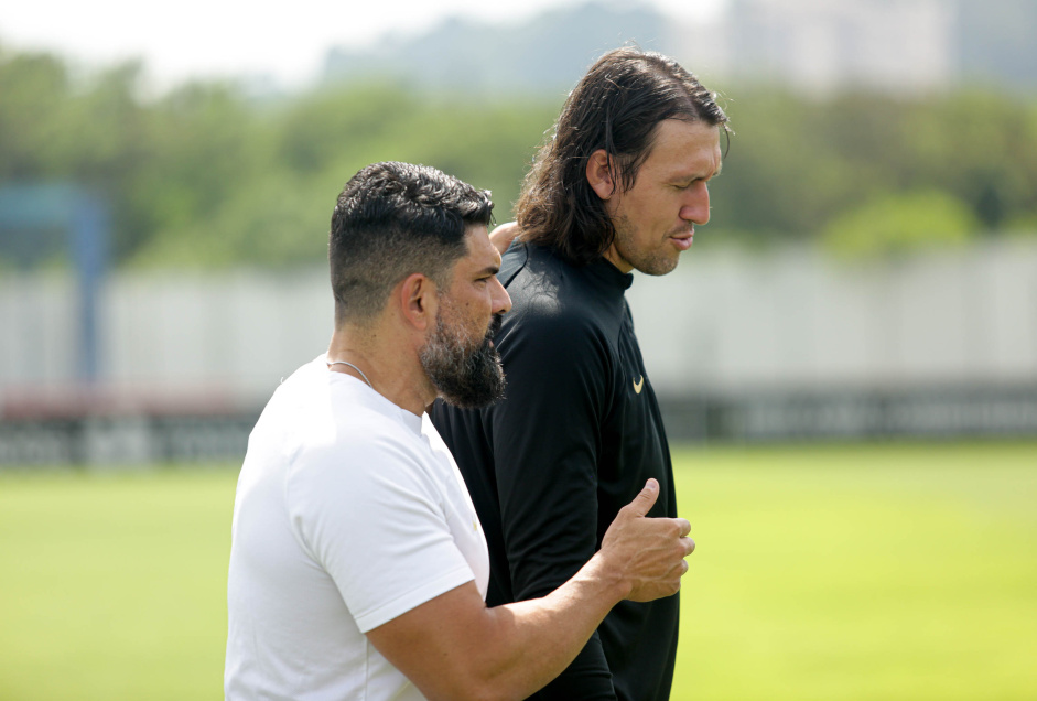 Fisioterapeuta Bruno Mazziotti segue vinculado ao Corinthians; ex-colaborador tinha contrato com o clube at 31 de dezembro de 2024