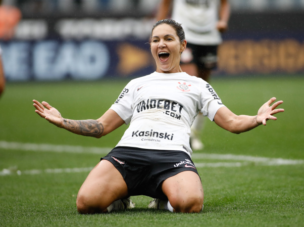 Gabi Zanotti projeta final da Supercopa Feminina e diz que jogo será "muito difícil".