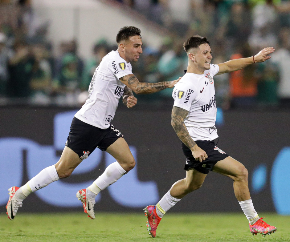 Rodrigo Garro mudou a cobrana antes do golao de empate diante do Palmeiras