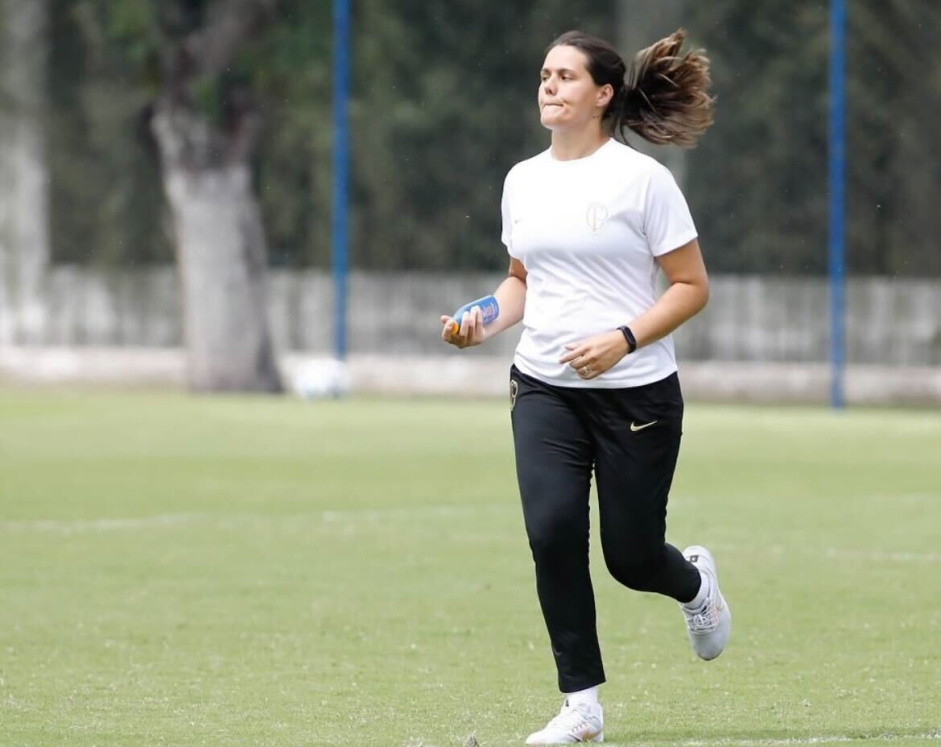 Corinthians refora equipe feminina com contratao da enfermeira Anna Camila