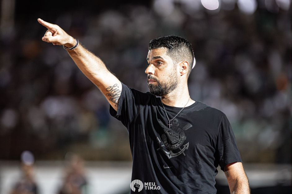 Antnio Oliveira diz que vencer  uma obrigao para o Corinthians