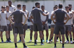 Corinthians se prepara para primeira semana livre sob o comando de António Oliveira