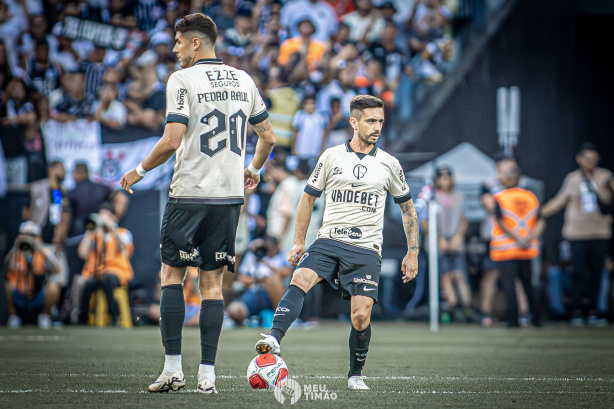 Igor Coronado estreia com vitória pelo Corinthians