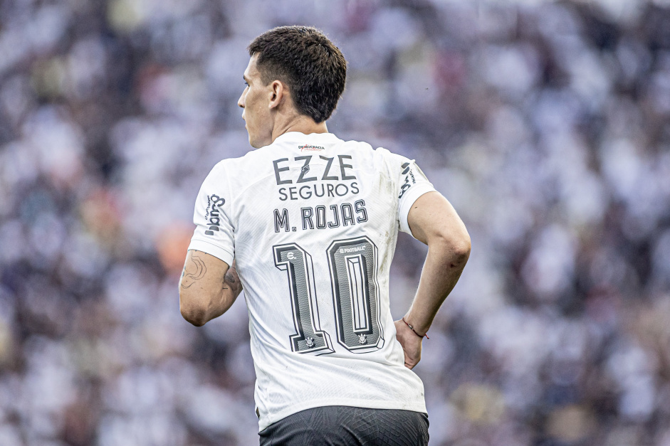 Matas Rojas acerta com time de Messi aps rescindir contrato com o Corinthians