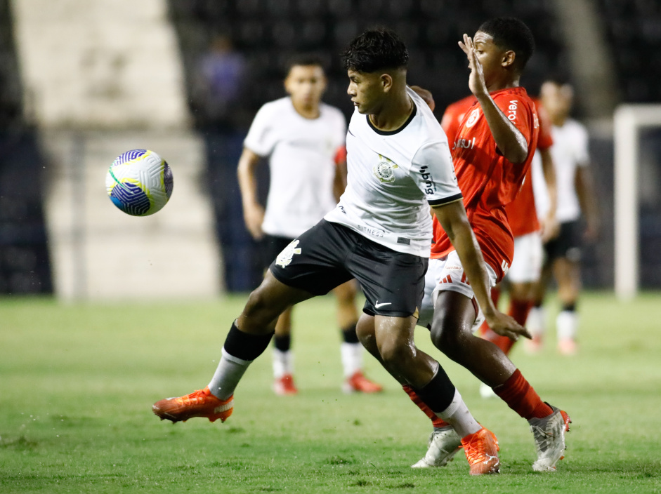 O Corinthians empatou com o Internacional pelo primeiro jogo das oitavas de final da Copa do Brasil Sub-17