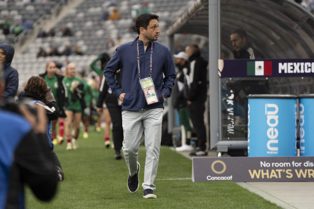 Arthur Elias já disputa o primeiro título com a Seleção Brasileira