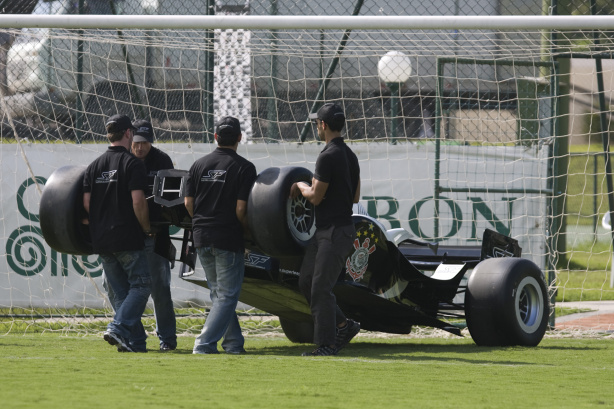 Corinthians oficializa parceria com a Formula E