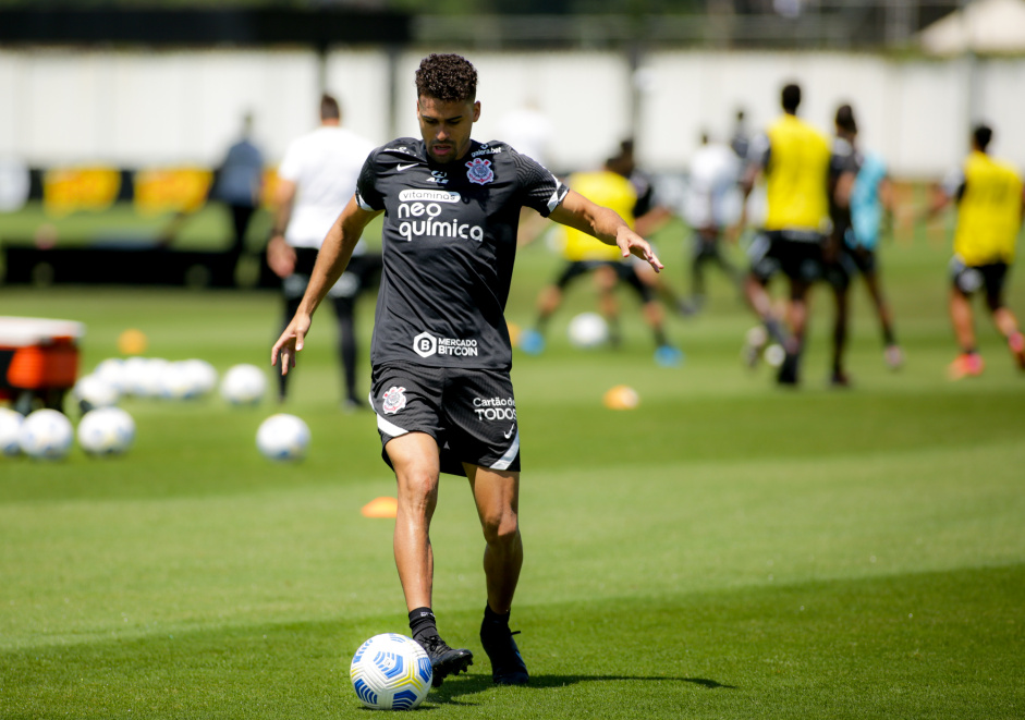 Lo Santos, segundo a petio, finalizou sua passagem pelo Corinthians com um salrio de R$ 230 mil