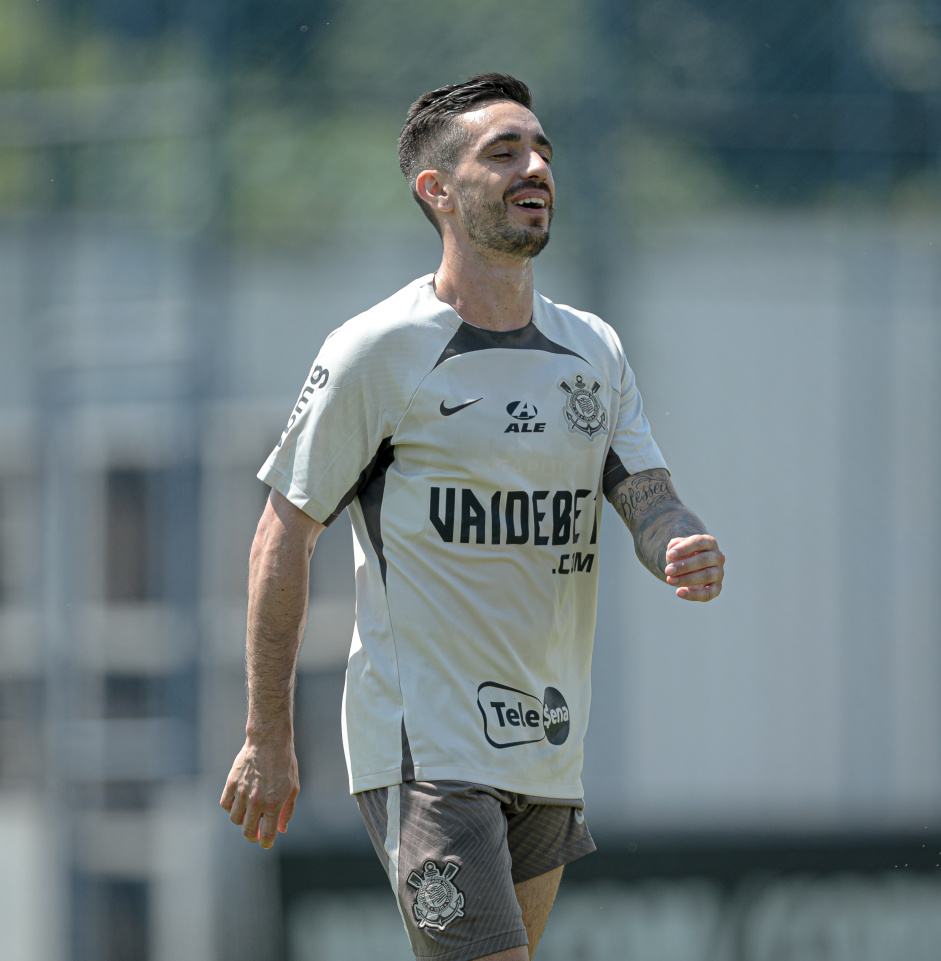 Igor Coronado segue se recuperando de leso no Corinthians