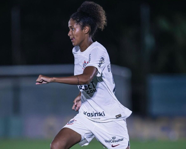Gi Fernandes celebra estreia e projeta sequência com a camisa do Corinthians