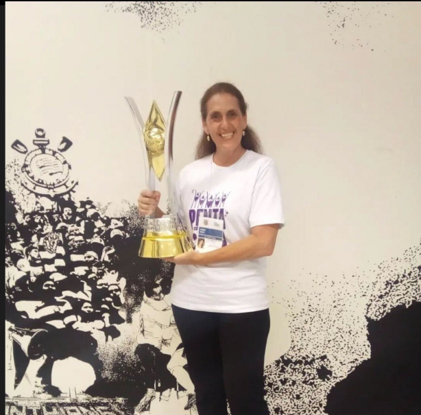 Iris Sesso é a nova gestora do futebol feminino do Corinthians