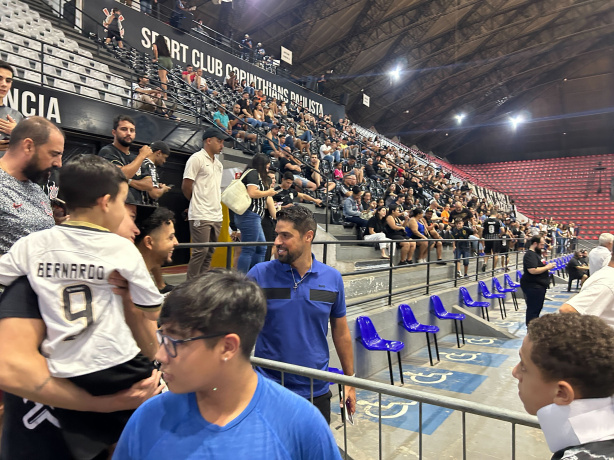 António Oliveira acompanha partida do Corinthians Futsal e do Sub-20, na Fazendinha