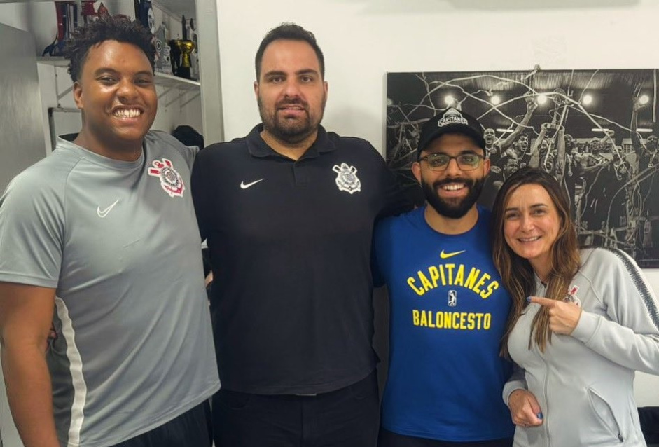 Membros da comisso e diretoria do Corinthians Basquete se reuniram com Vitor Galvani