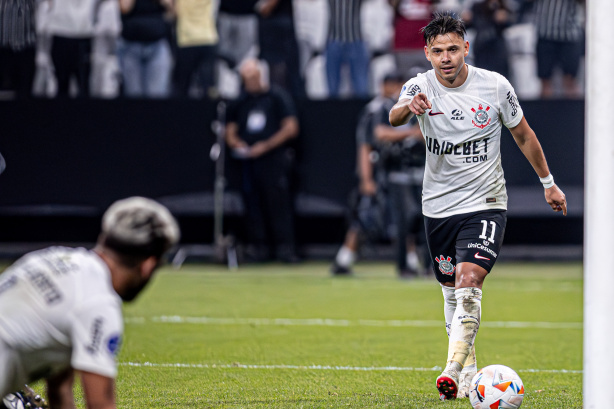Romero celebrou os recordes quebrados pelo Corinthians na noite desta ter�a-feira