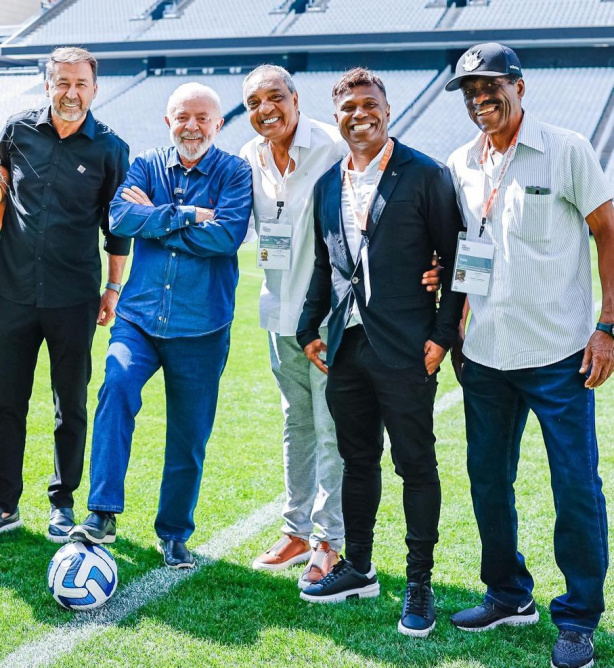 Augusto Melo, Lula, Bas�lio, Ed�lson e Z� Maria reunidos na Neo Qu�mica Arena