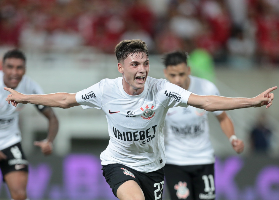 Breno Bidon marca primeiro gol como profissional em meio a oportunidades no Corinthians