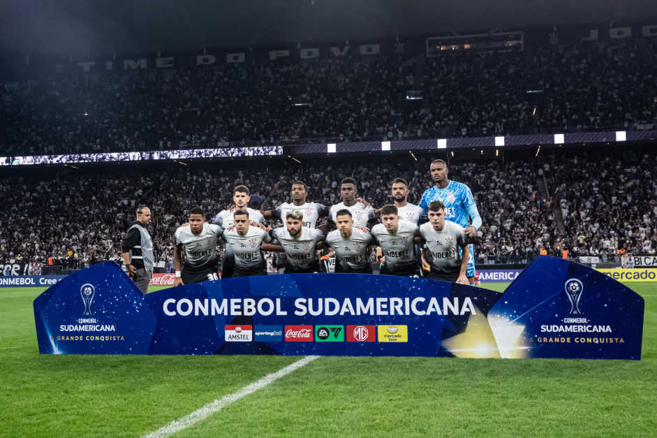 Corinthians vence Argentinos Juniors pela Sul-Americana