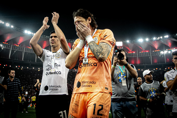 Da chegada como desconhecido a �dolo: relembre a trajet�ria de C�ssio com a camisa do Corinthians