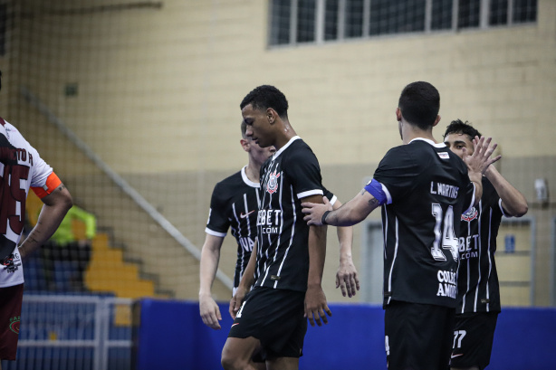 Corinthians vence o Wimpro Guarulhos com tranquilidade e segue 100% no Paulista de Futsal