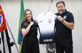 Foxlux  a mais nova patrocinadora do Corinthians