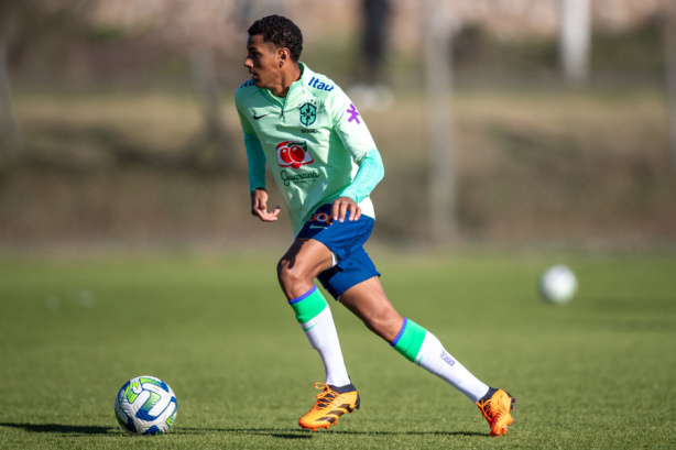 Denner foi convocado para representar a Seleção Brasileira Sub-16