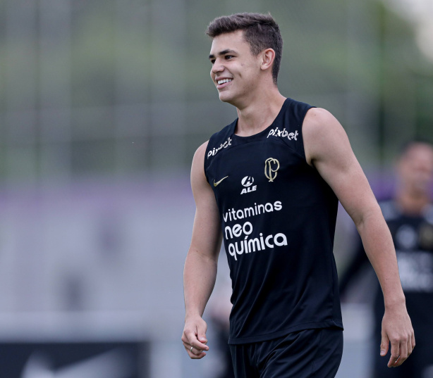 Gabriel Moscardo vive expectativa de jogar pelo Corinthians a um mês de fim de contrato