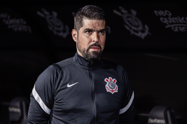 JÁ VAI TARDE?? Rival no Brasileirão planeja proposta por jovem meia do Corinthians