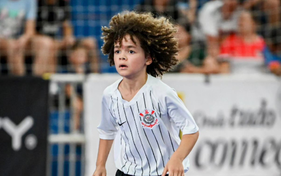 JOIA RARA! Jovem talento do Corinthians se destaca em encontro com estrelas da Kings League